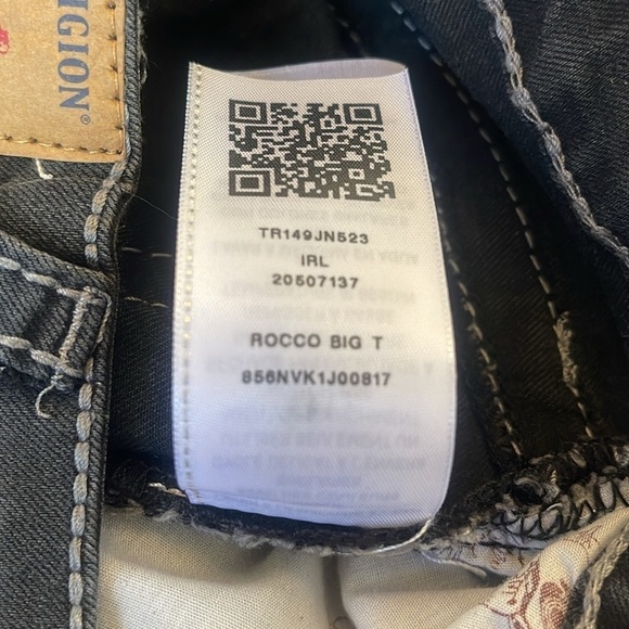 True Religion Rocco Relaxed Skinny Distressed Black Boys (8) - Picture 10 of 11